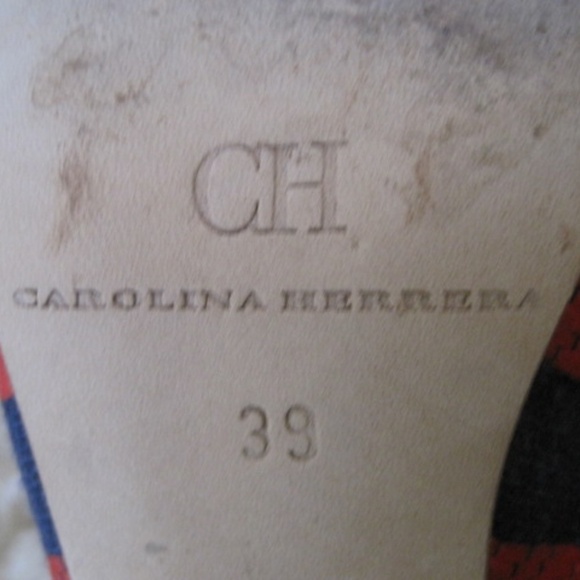 Authentic Carolina Herrera Insignia Sling Back Pumps - Picture 7 of 10